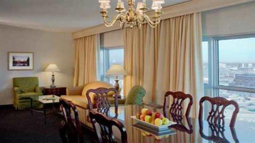 фото отеля DoubleTree by Hilton Hotel South Bend
