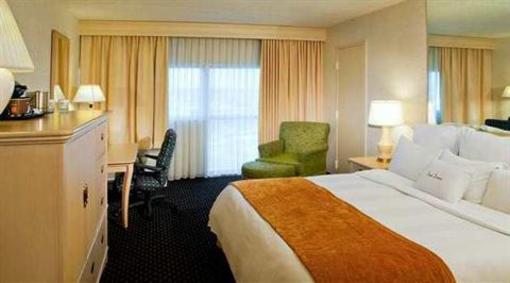 фото отеля DoubleTree by Hilton Hotel South Bend