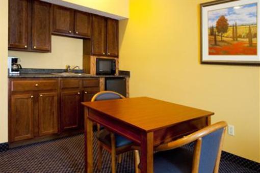 фото отеля Holiday Inn Express Port Wentworth