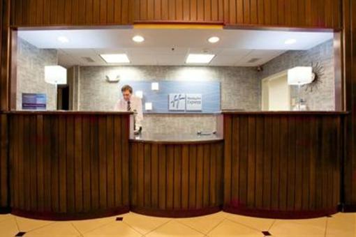 фото отеля Holiday Inn Express Port Wentworth