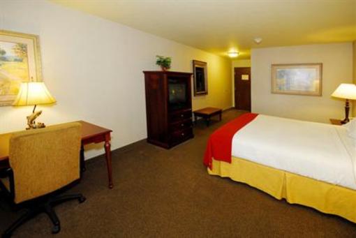 фото отеля Holiday Inn Express & Suites - The Hunt Lodge