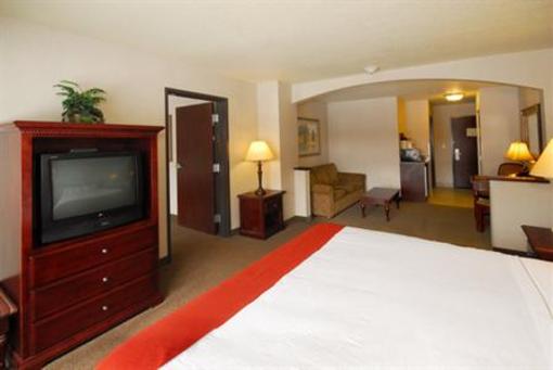 фото отеля Holiday Inn Express & Suites - The Hunt Lodge