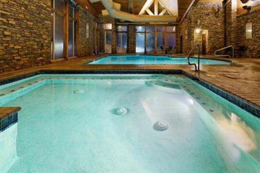 фото отеля Holiday Inn Express & Suites - The Hunt Lodge