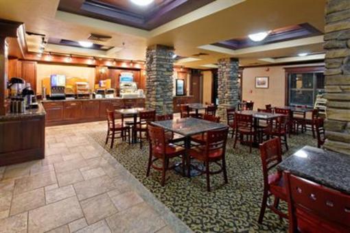 фото отеля Holiday Inn Express & Suites - The Hunt Lodge