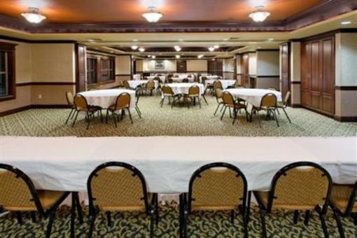 фото отеля Holiday Inn Express & Suites - The Hunt Lodge