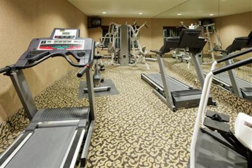 фото отеля Holiday Inn Express & Suites - The Hunt Lodge