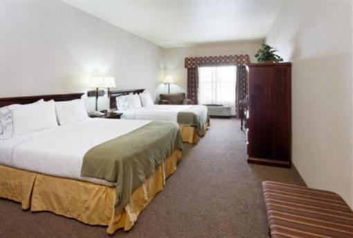 фото отеля Holiday Inn Express & Suites - The Hunt Lodge