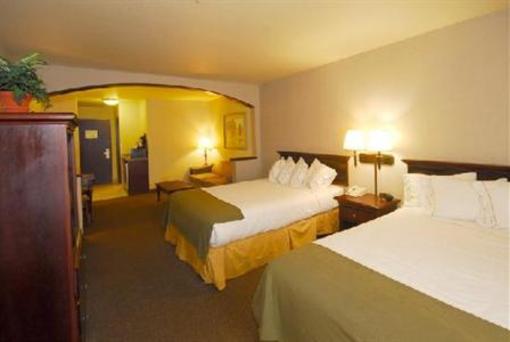 фото отеля Holiday Inn Express & Suites - The Hunt Lodge