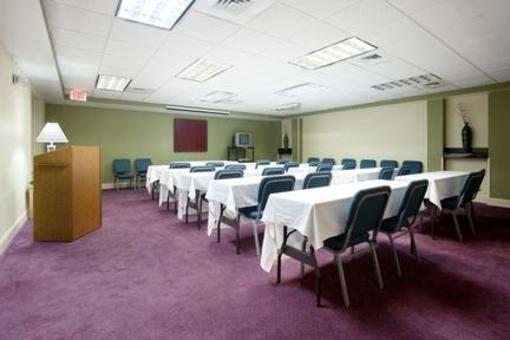 фото отеля Holiday Inn Express Hotel & Suites Mooresville - Lake Norman