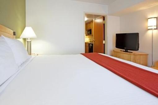 фото отеля Holiday Inn Express Hotel & Suites Mooresville - Lake Norman
