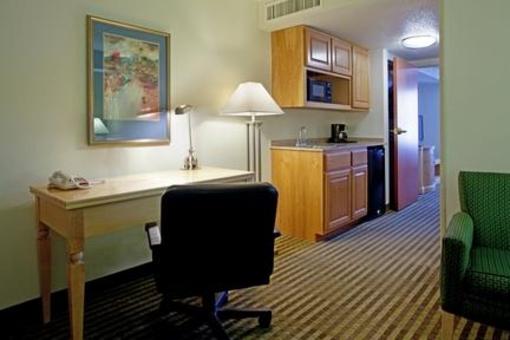 фото отеля Holiday Inn Express Hotel & Suites Mooresville - Lake Norman