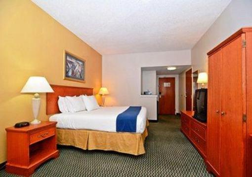 фото отеля Comfort Inn & Suites Airport-American Way