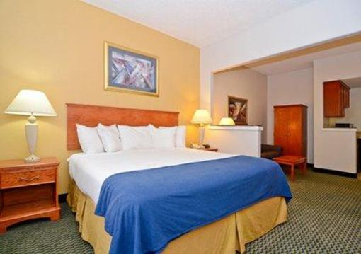 фото отеля Comfort Inn & Suites Airport-American Way
