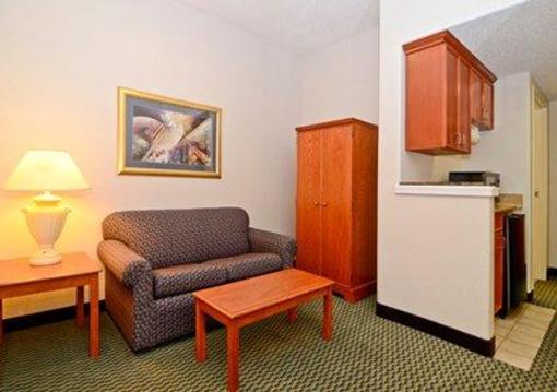 фото отеля Comfort Inn & Suites Airport-American Way