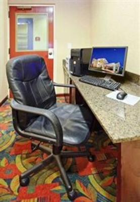 фото отеля Holiday Inn Express Hotel & Suites North Little Rock