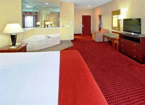 фото отеля Holiday Inn Express Hotel & Suites North Little Rock