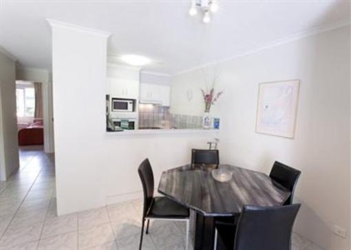 фото отеля Cannes Court Apartments Gold Coast
