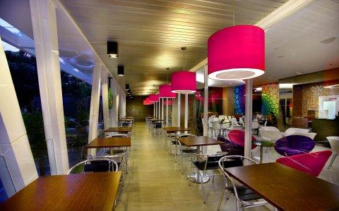 фото отеля Fave Hotel Wahid Hasyim