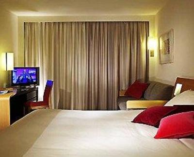 фото отеля Novotel Cergy Pontoise