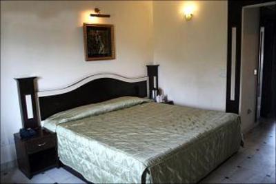 фото отеля Hotel Royale Residency