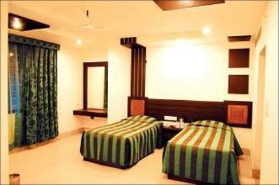 фото отеля Hotel Royale Residency