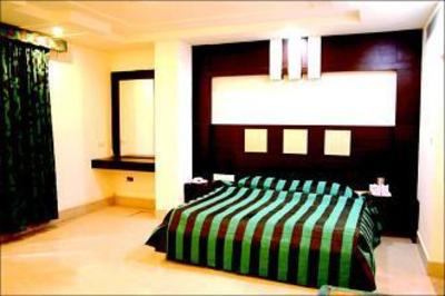 фото отеля Hotel Royale Residency