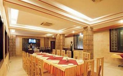 фото отеля Hotel Royale Residency
