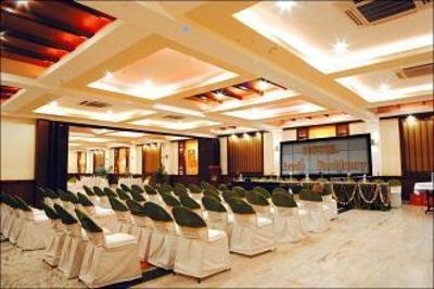 фото отеля Hotel Royale Residency