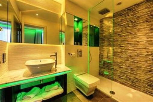фото отеля Royal British Hotel