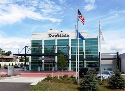 фото отеля Radisson Hotel Menomonee Falls