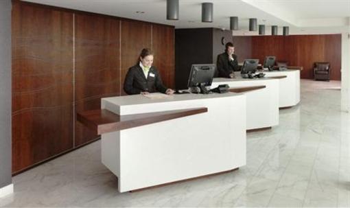 фото отеля Radisson Hotel Menomonee Falls