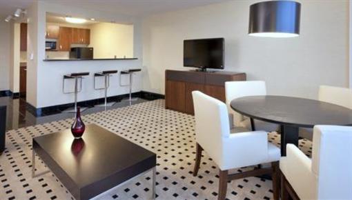 фото отеля Radisson Hotel Menomonee Falls