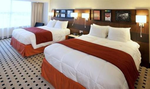 фото отеля Radisson Hotel Menomonee Falls