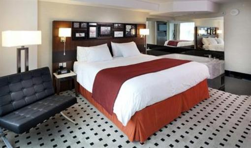 фото отеля Radisson Hotel Menomonee Falls