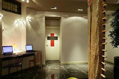 фото отеля Petit Palace Art Gallery