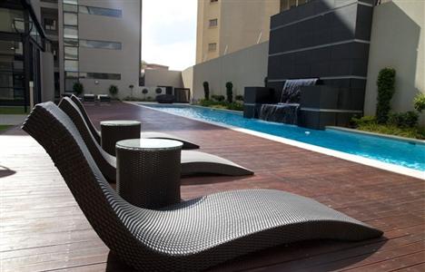фото отеля 20 West Executive Apartments & Hotel