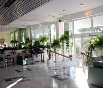 фото отеля Carlton International Hotel
