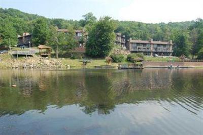 фото отеля Blue Ridge Village