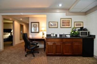 фото отеля BEST WESTERN Plus Concordville Hotel