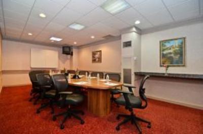 фото отеля BEST WESTERN Plus Concordville Hotel