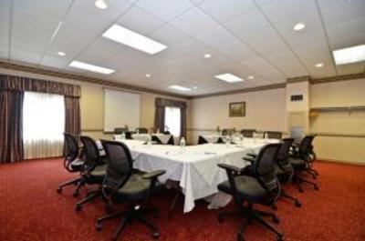 фото отеля BEST WESTERN Plus Concordville Hotel