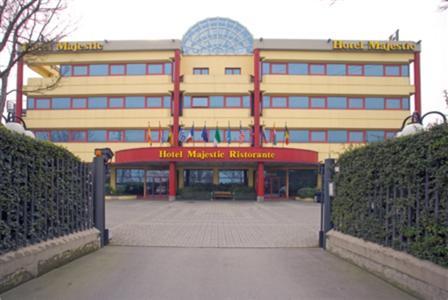 фото отеля Majestic House