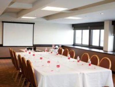 фото отеля Ramada Hotel & Convention Centre