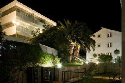 фото отеля Pharia Aparthotel Hvar