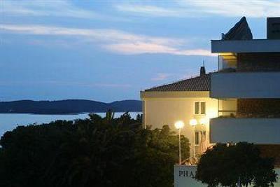 фото отеля Pharia Aparthotel Hvar