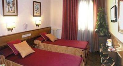 фото отеля Hostal Hispano-Argentino
