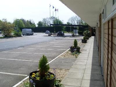 фото отеля Days Inn Milton Keynes East - M1