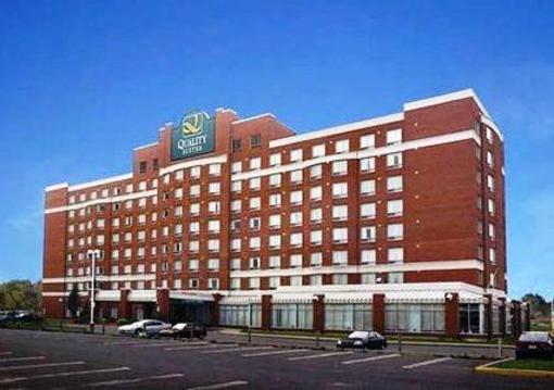 фото отеля Quality Suites Montreal Aeroport