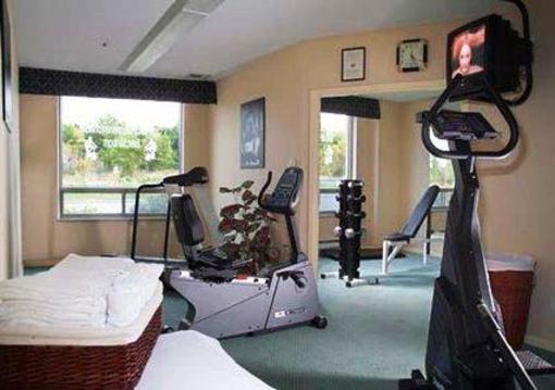 фото отеля Quality Suites Montreal Aeroport
