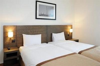 фото отеля Residhome Aparthotel Asnieres-sur-Seine